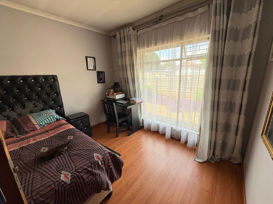 3 Bedroom Property for Sale in Lower Bo-dorp North West